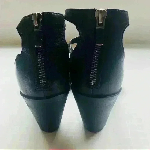 Eileen Fisher Doe Strappy Block Heeled Sandals - Picture 6 of 9